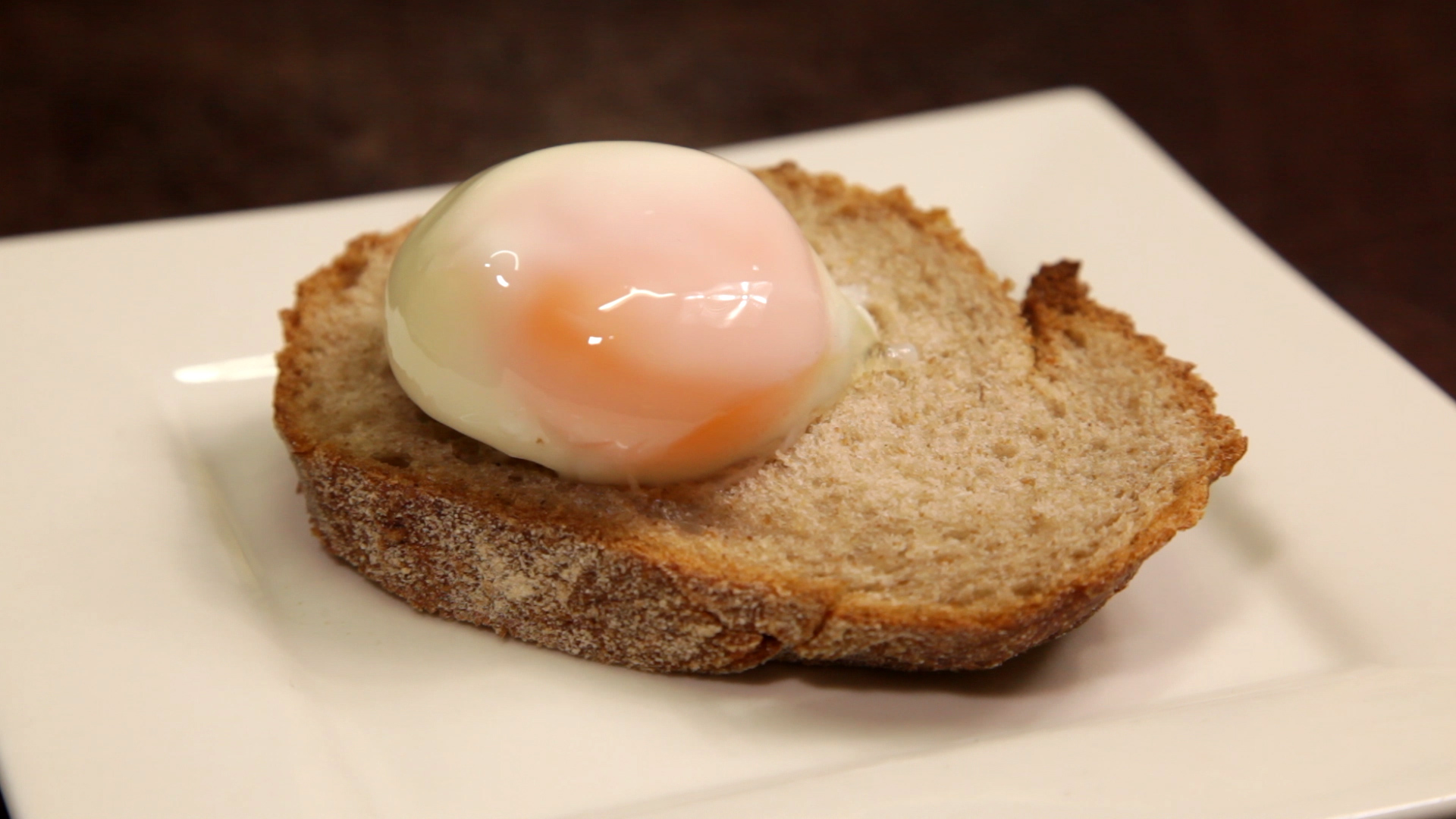 1 Minute Poached Eggs.00_01_14_00.Still012.jpg