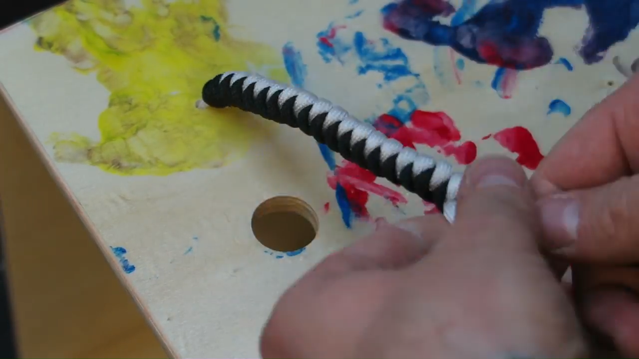 Bildschirmfoto von Mitered Box With Paracord Handles - YouTube.mp4 - 32.png