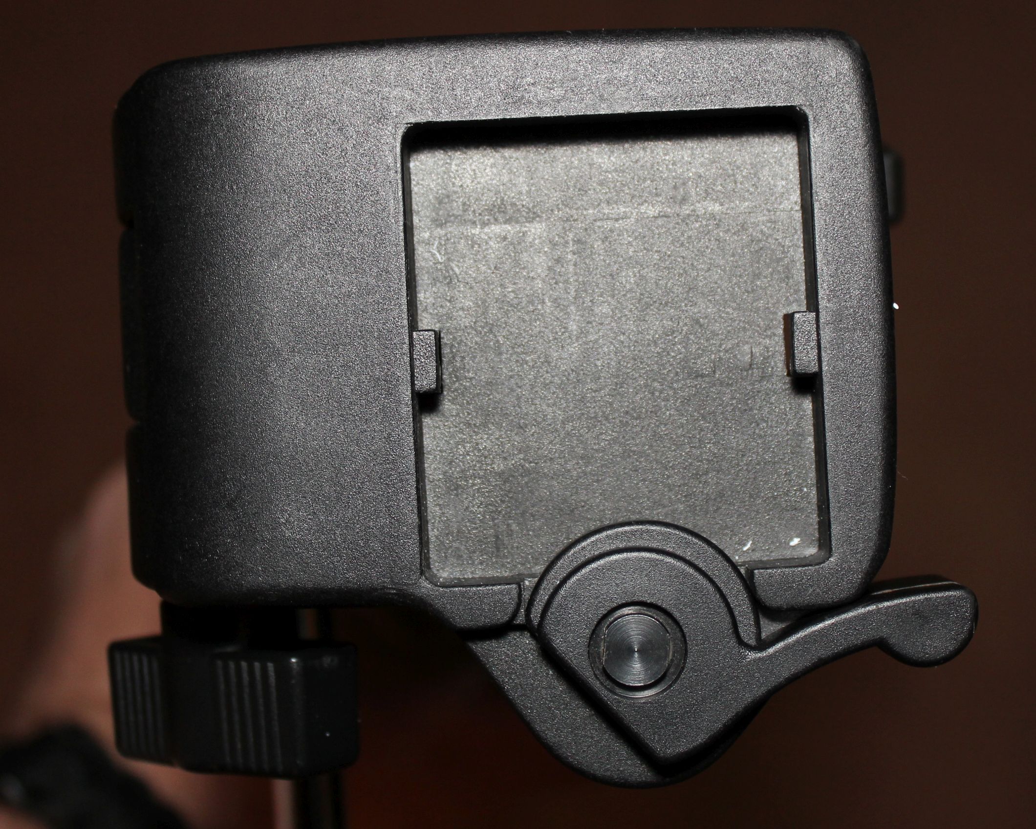 IMG_8393_tripod head.jpg