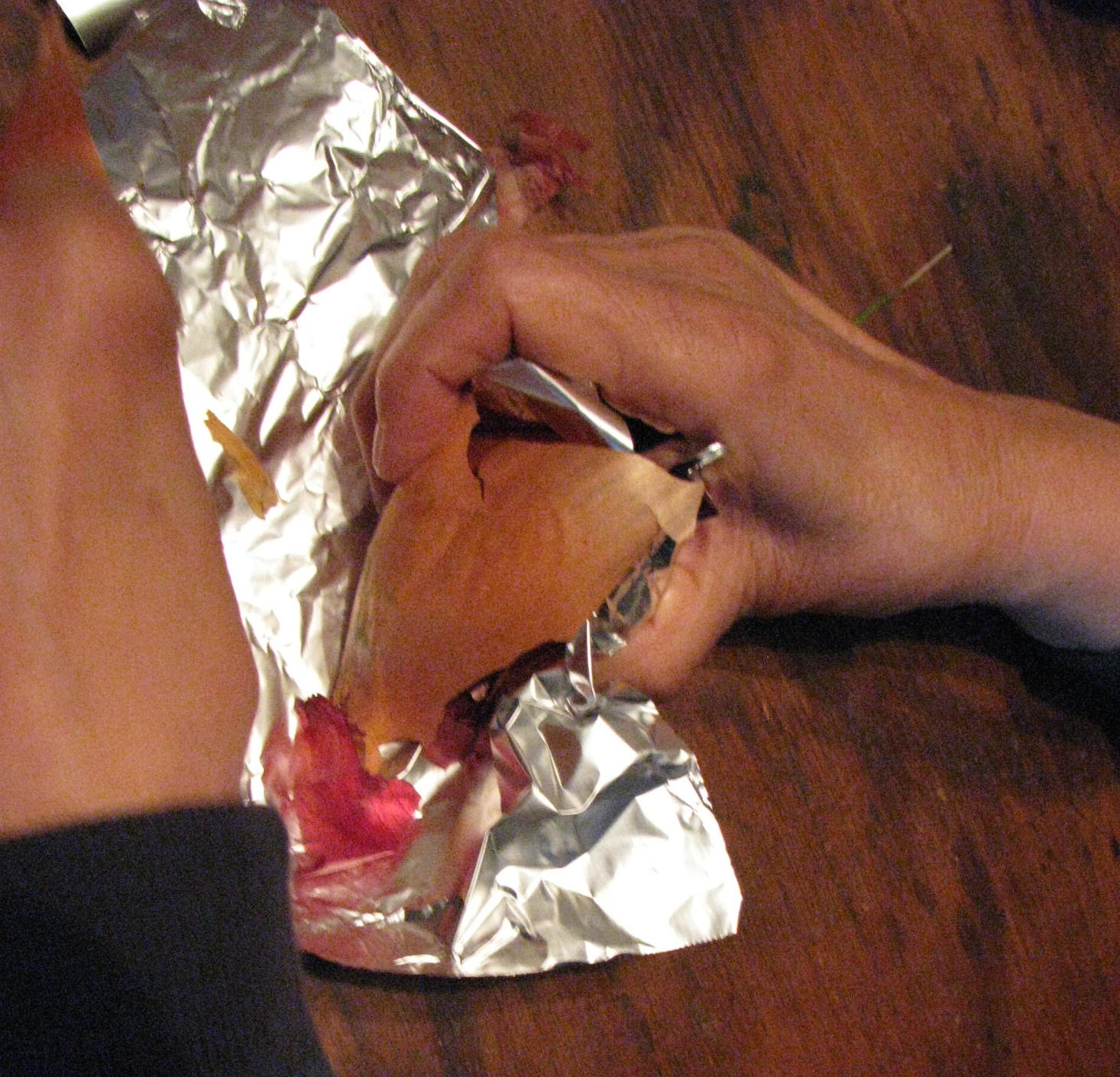 JtB Rolling Egg in Foil-Dutch Dying Eggs 4-15-14.JPG