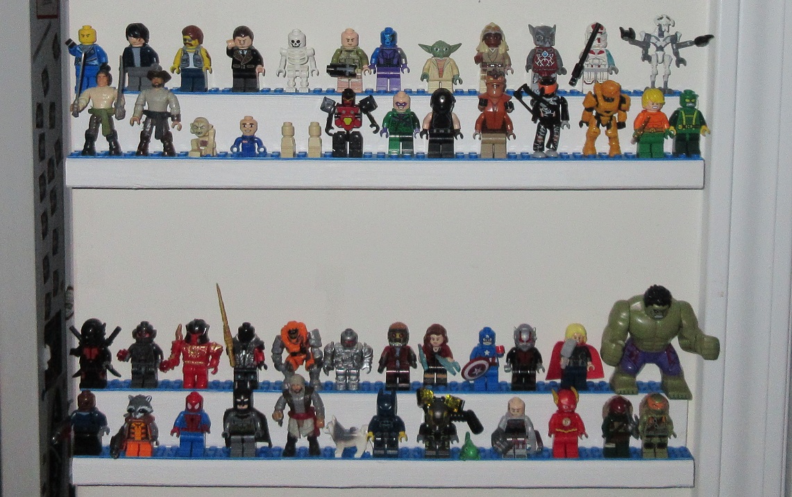 LEGO Display Shelf 01.jpg