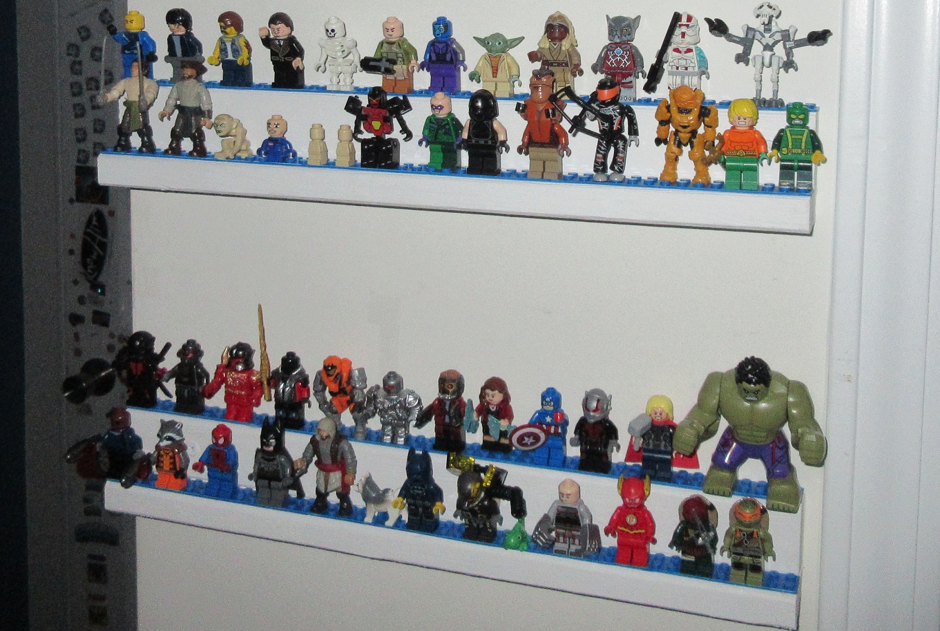 LEGO Display Shelf 02.jpg