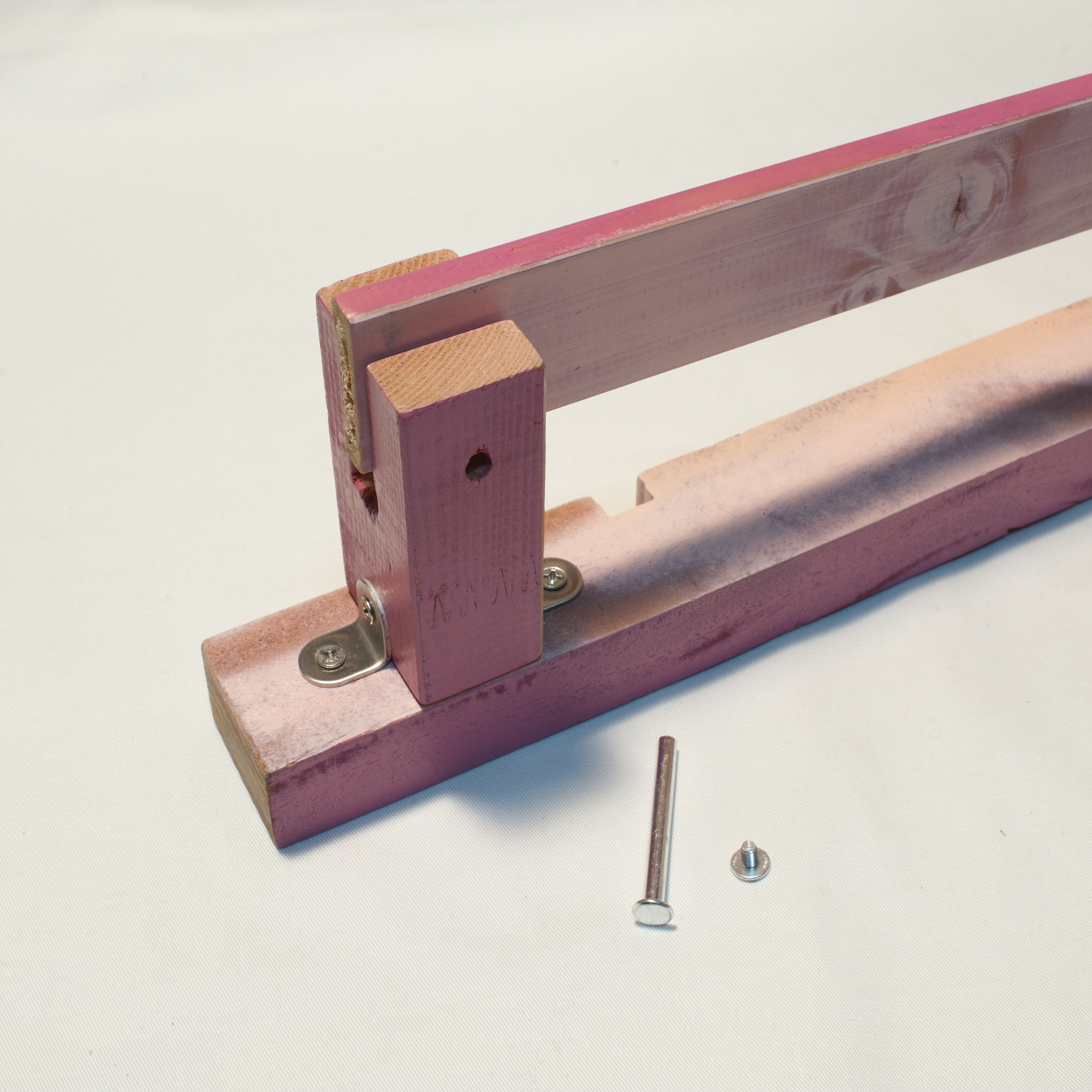 PinkWoodenHolder-8.jpg