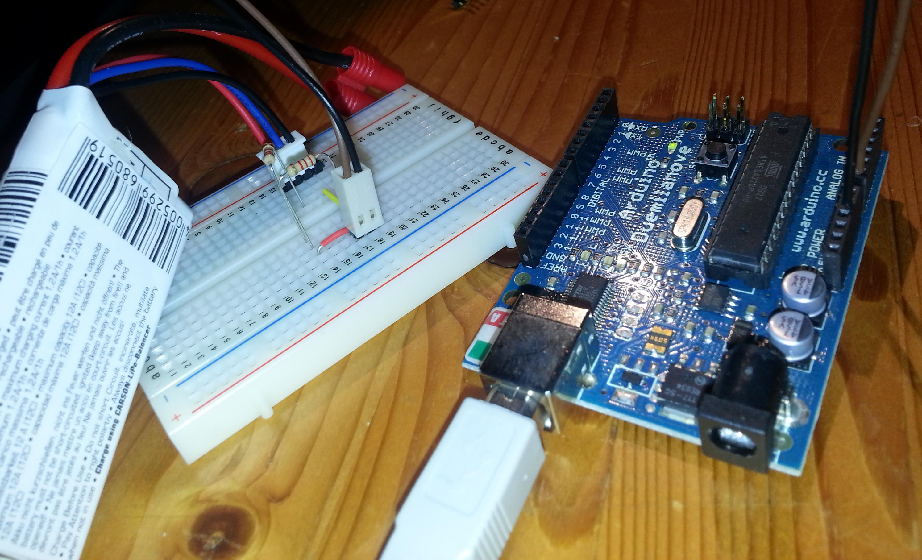 Simple_voltmeter_breadboard.jpg