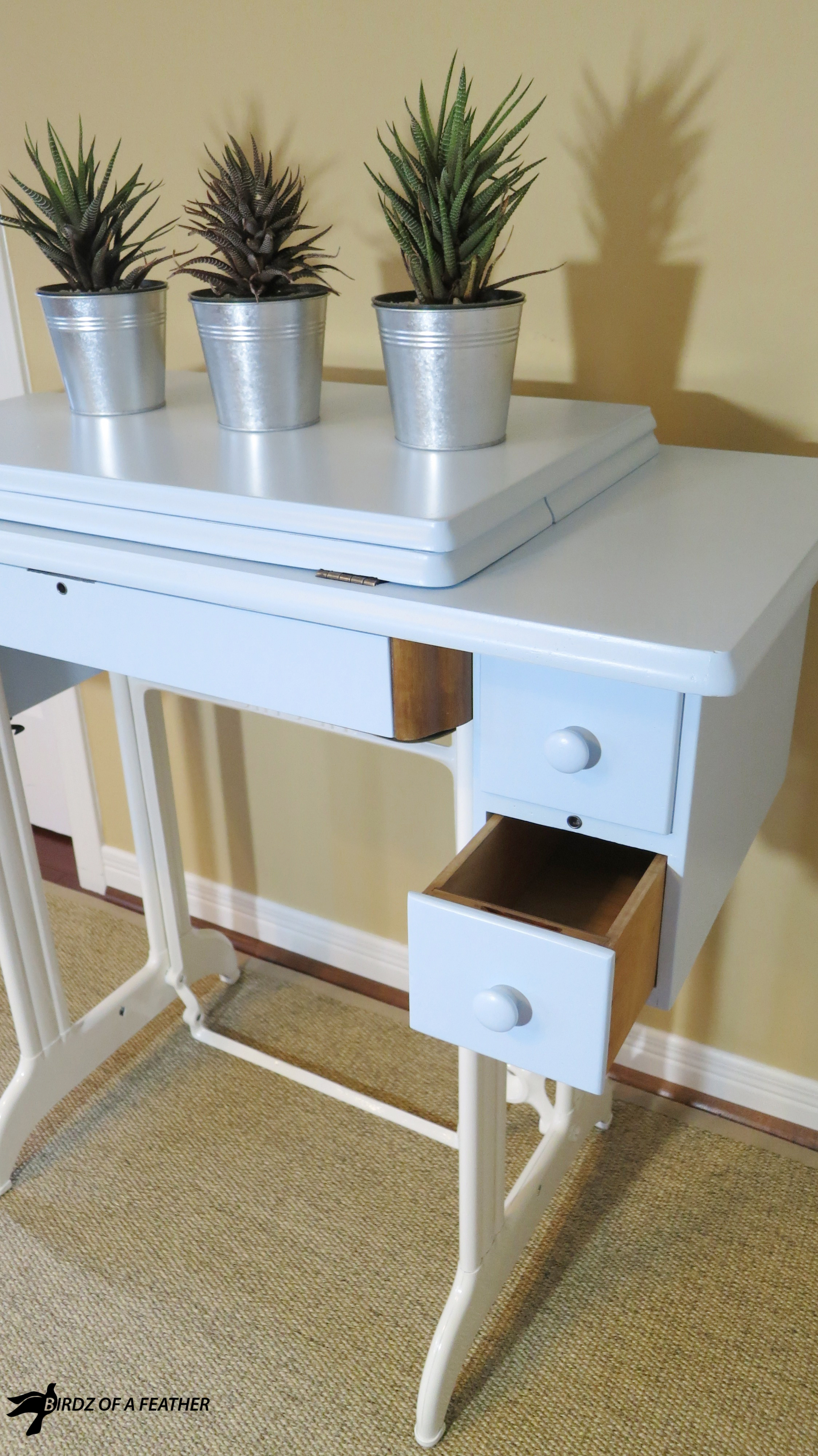 Singer Sewing Table Makeover 495_BOF.jpg