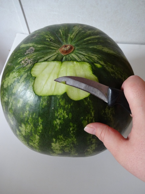 Watermelon Carving 020 (480x640).jpg