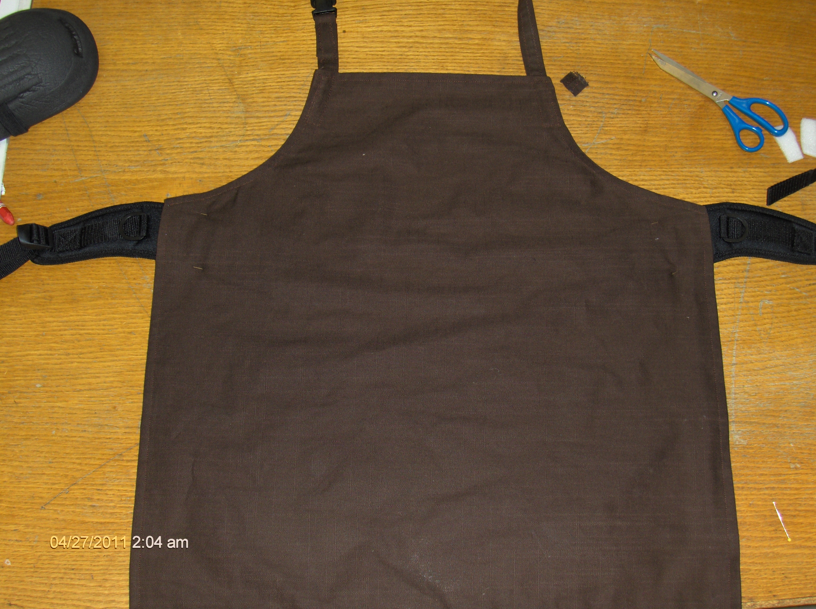 apron of holding (27).JPG