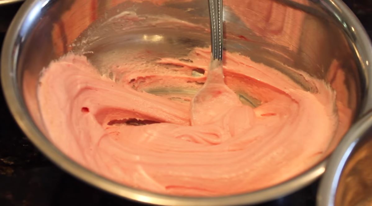 coloured icing25.JPG