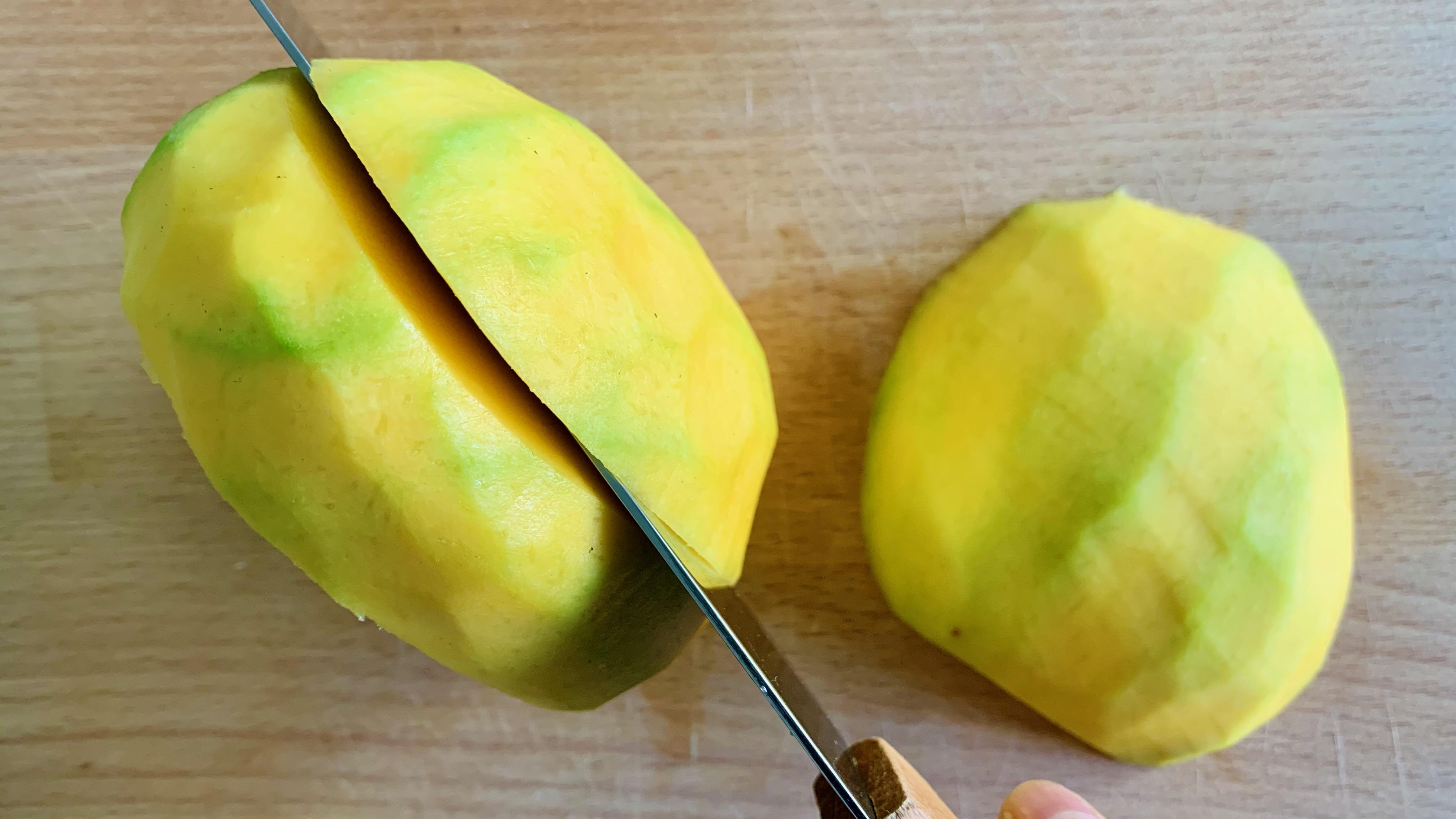 how-to-cut-a-mango-5.jpeg