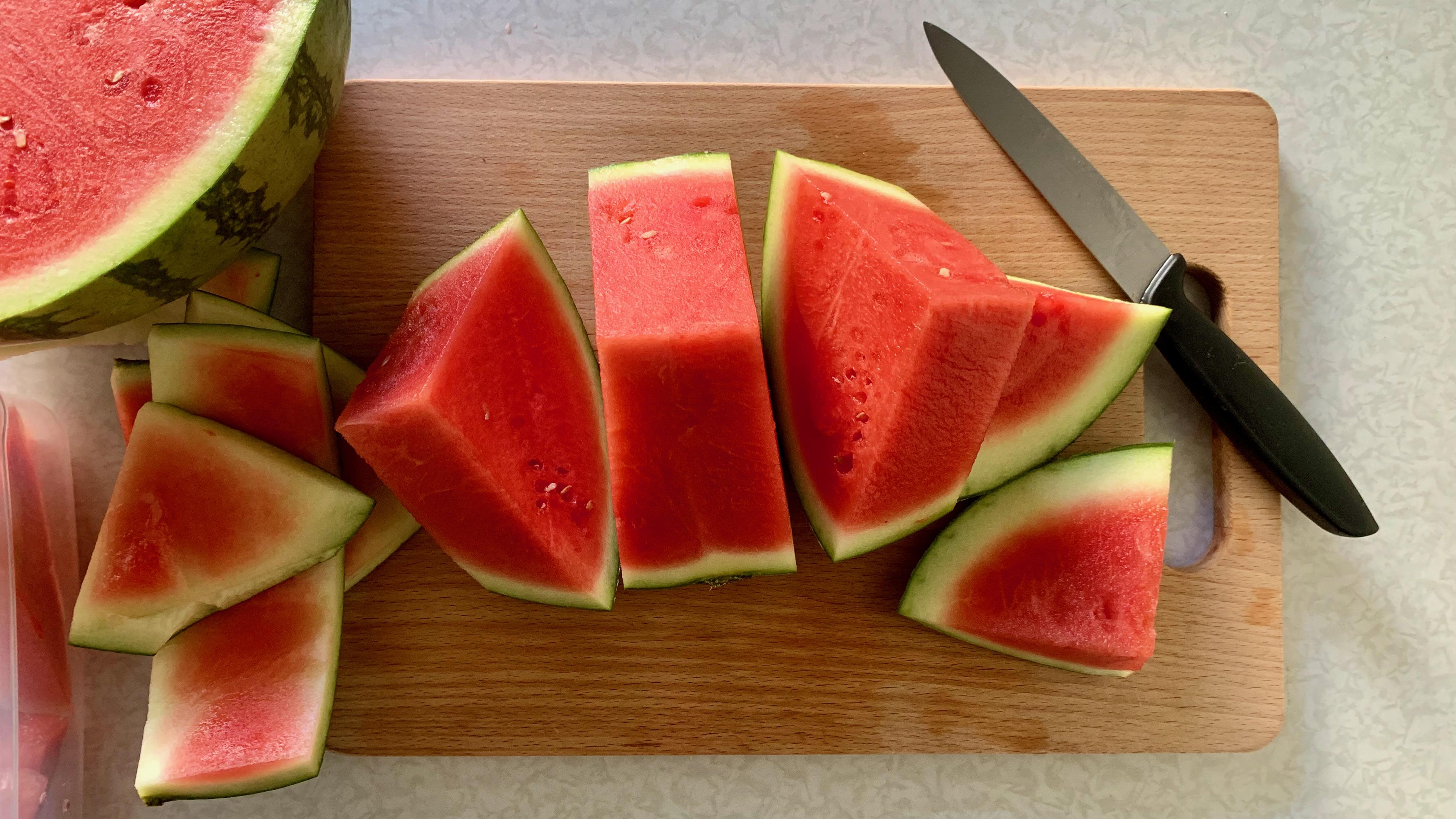 how-to-cut-a-watermelon-4.jpeg