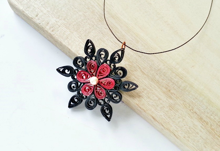 quilled pendant (8).jpg