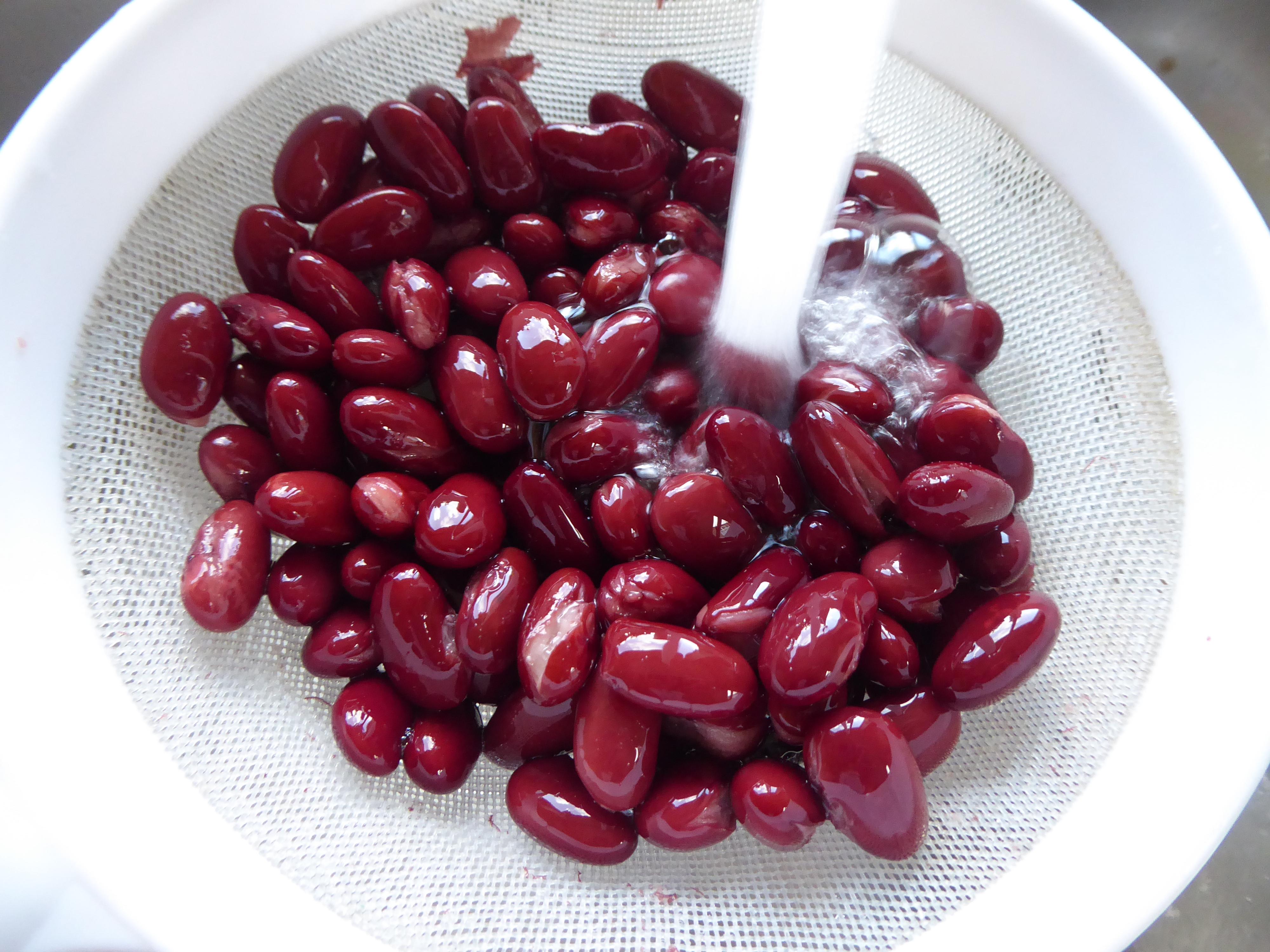 rinse kidney beans.JPG