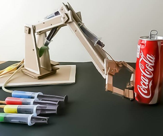 CARDBOARD Robotic Hydraulic Arm